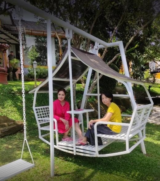 Villa Chacha At Macarena, Megamendung エクステリア 写真