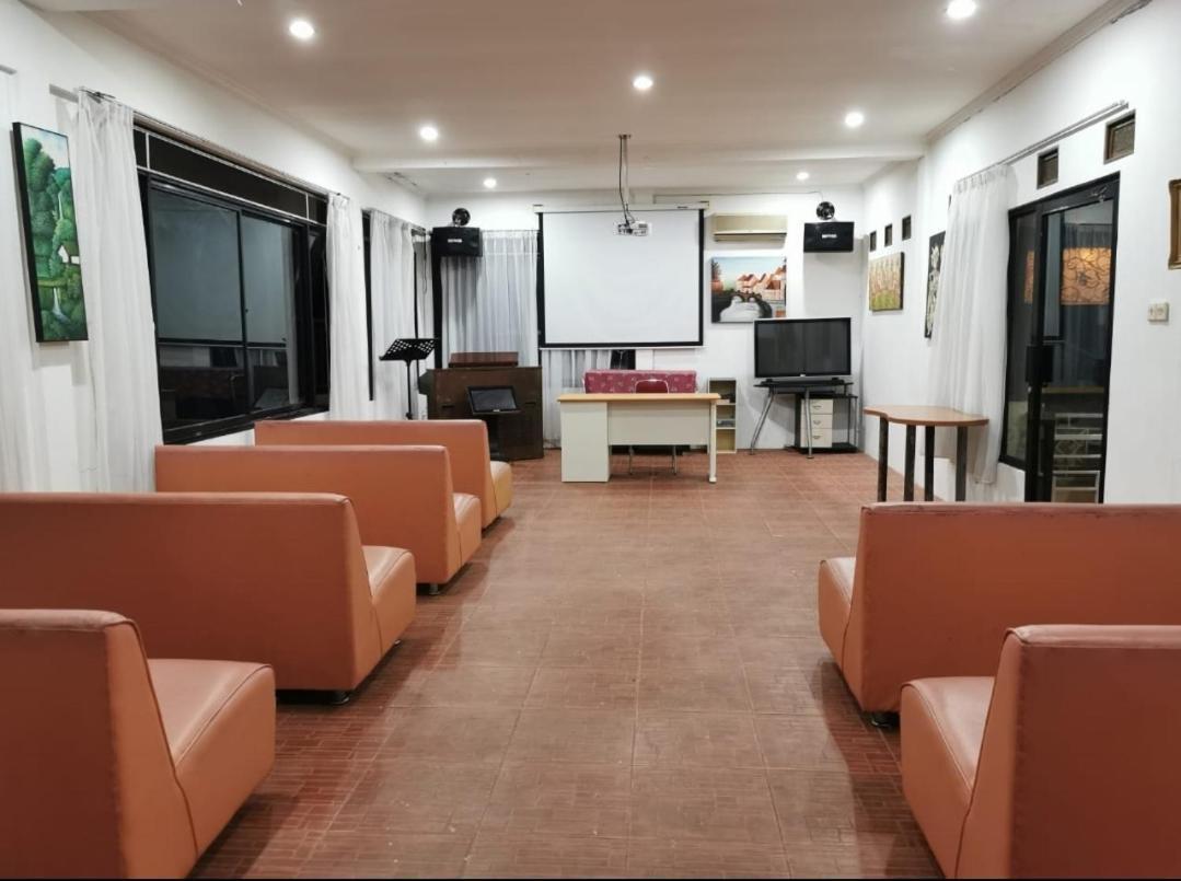 Villa Chacha At Macarena, Megamendung エクステリア 写真