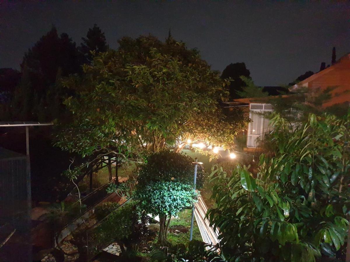Villa Chacha At Macarena, Megamendung エクステリア 写真