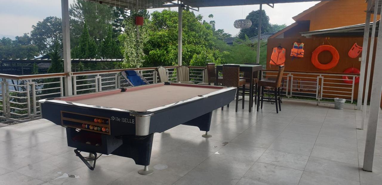Villa Chacha At Macarena, Megamendung エクステリア 写真